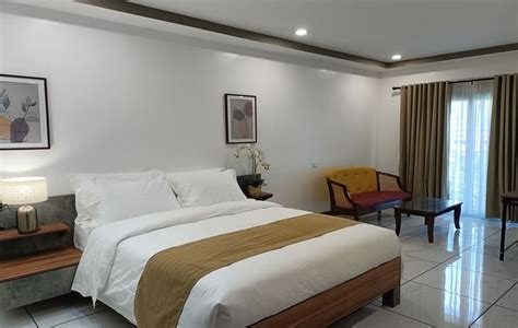 Rosh Hotel $40 ($̶5̶3̶) .